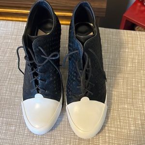 Hidden platform booties - fur